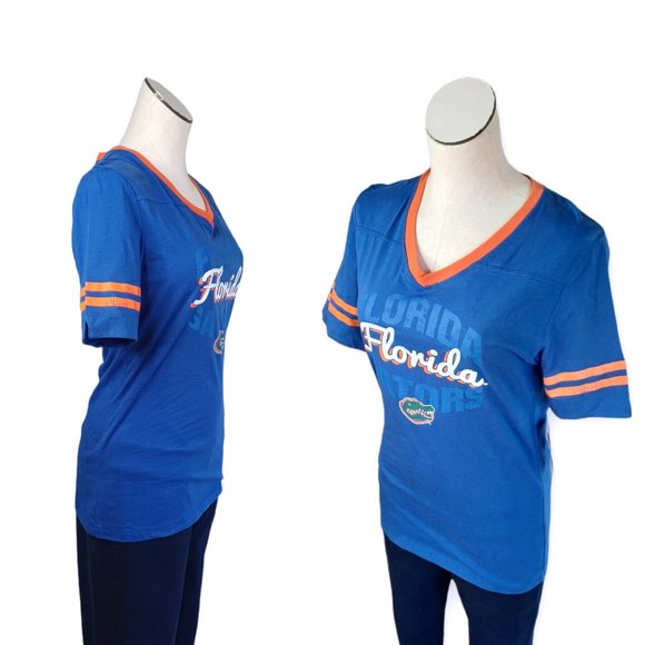 🆕 FLORIDA GATORS • Medium v-neck short sleeve t-shirt blue graphic print NWT - Picture 3 of 5